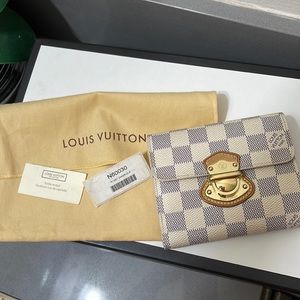 Louis Vuitton Damier Azur wallet